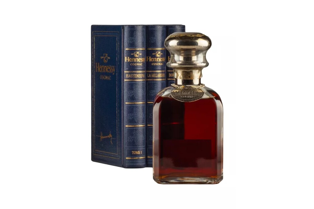Hennessy Library Tome Blue Book Cognac 70cl 40% ABV