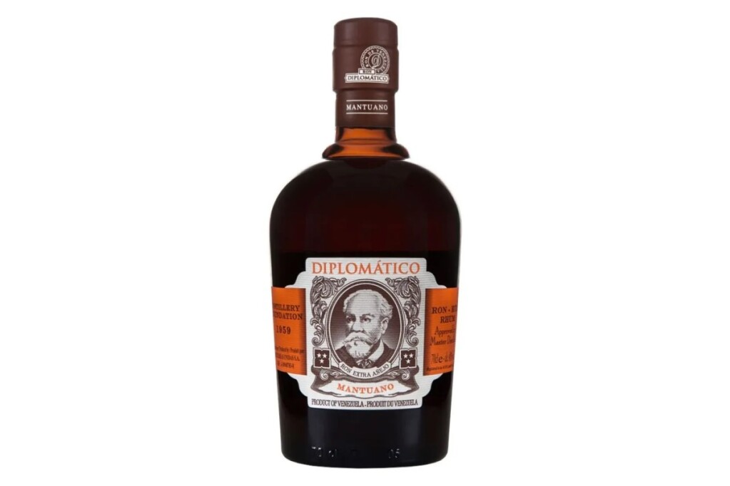 Diplomático Mantuano Rum 70cl 40% ABV Diplomático Mantuano Rum 70cl 40% ABV