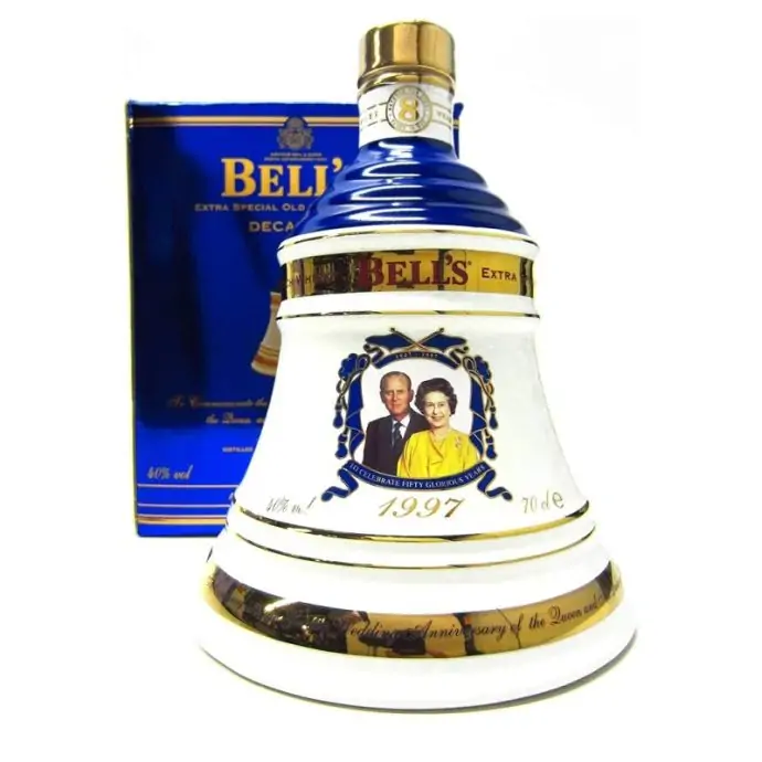 Bell's Decanter Queens 50th Golden Wedding Anniversary Extra Special Old Scotch Whisky 70cl